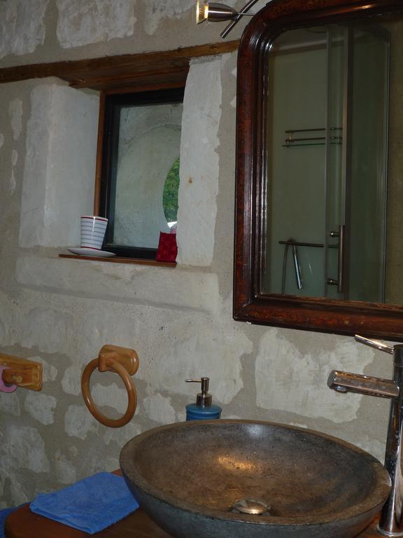 Le Logis Du Peu Girard Bed & Breakfast La Roche-Clermault Bilik gambar