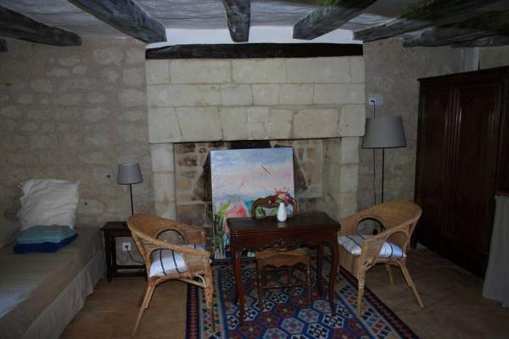 Le Logis Du Peu Girard Bed & Breakfast La Roche-Clermault Bilik gambar